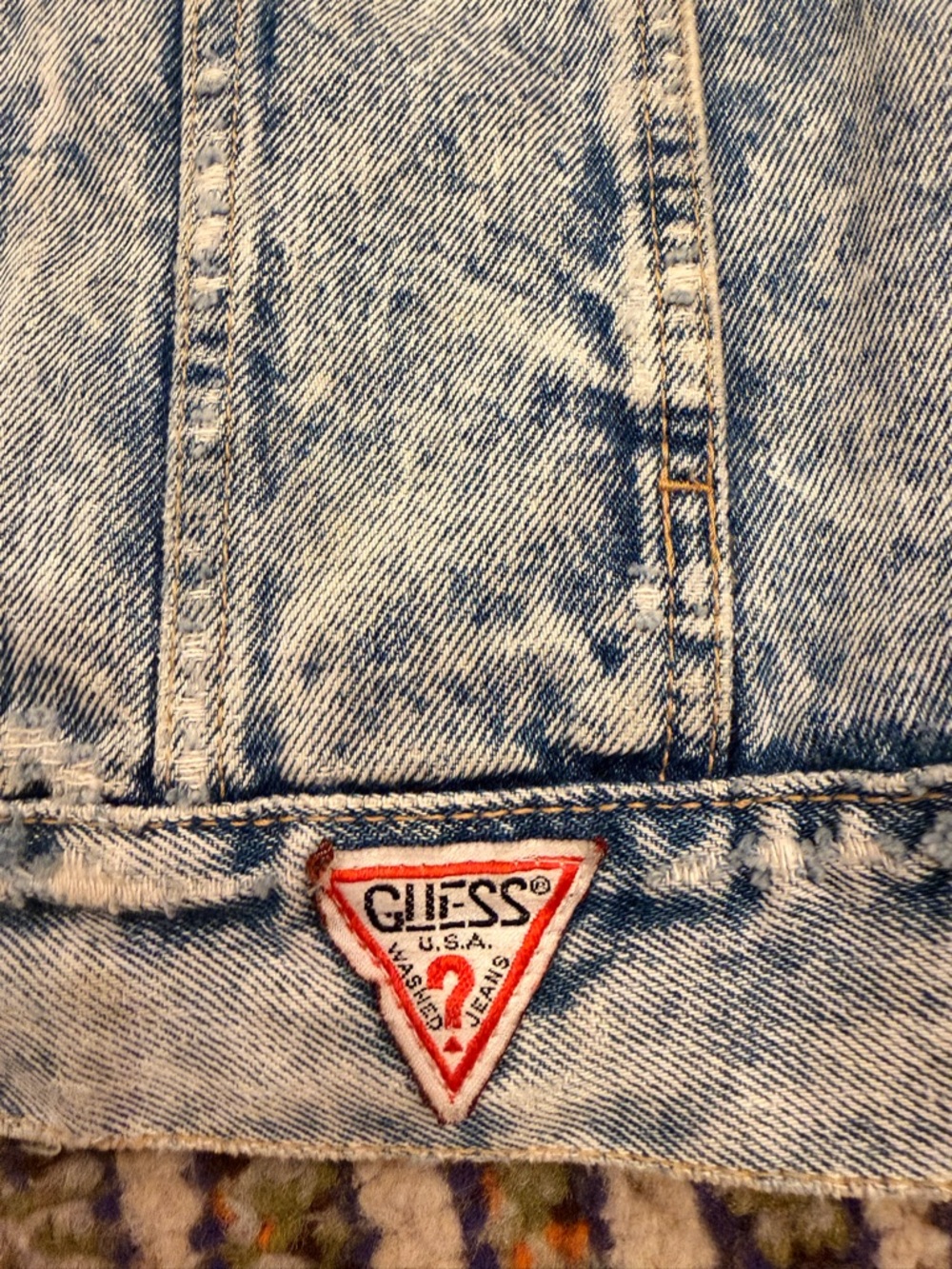 vintage Guess Georges Marciano denim jacket in a light acid wash - Picture 4 of 10